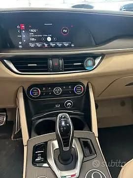 Usata Alfa Romeo Stelvio Edizione Speciale 209 CV (153 kW) 2021 Rosso SUV