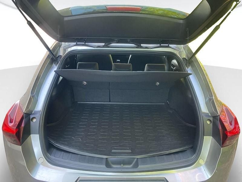 Usata Lexus UX 250h Business Edition 146 CV (107 kW) 2022 Argento SUV