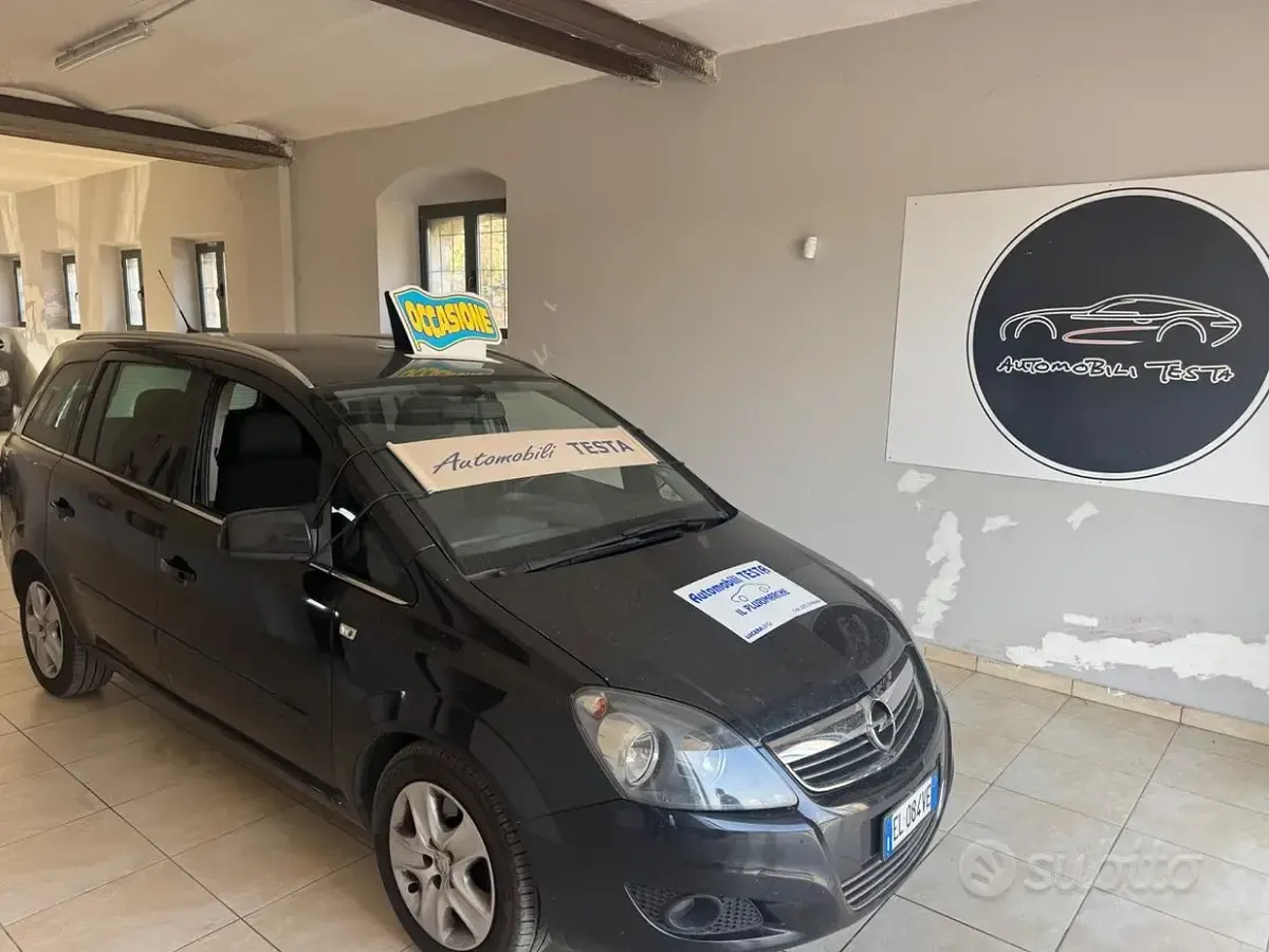 Usata Opel Zafira 110 CV (80 kW) 2012 Nero Monovolume