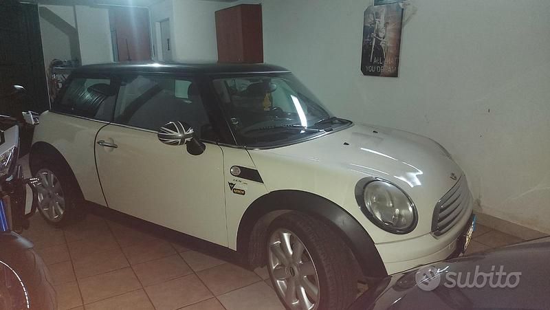 Usata 2008 Mini Cooper D Due volumi | 2700 € (Buon prezzo) - Immagine 1/4