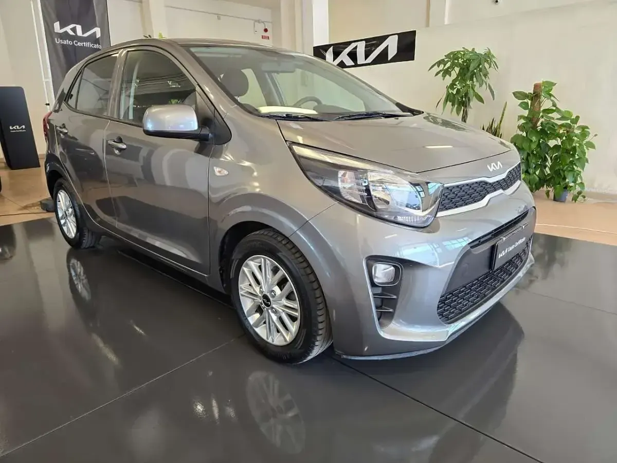 Usata Kia Stonic Style 82 CV (60 kW) 2023 Grigio SUV