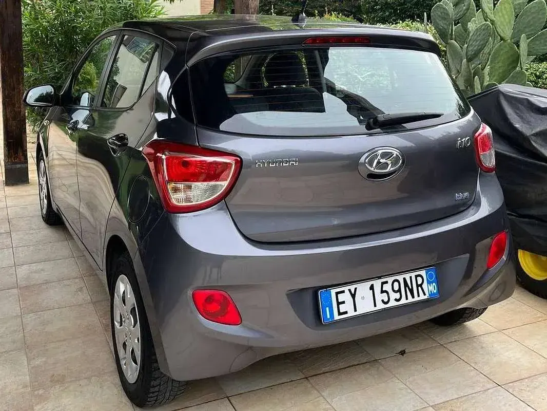 Usata Hyundai i10 Comfort 67 CV (49 kW) 2015 Grigio Utilitaria
