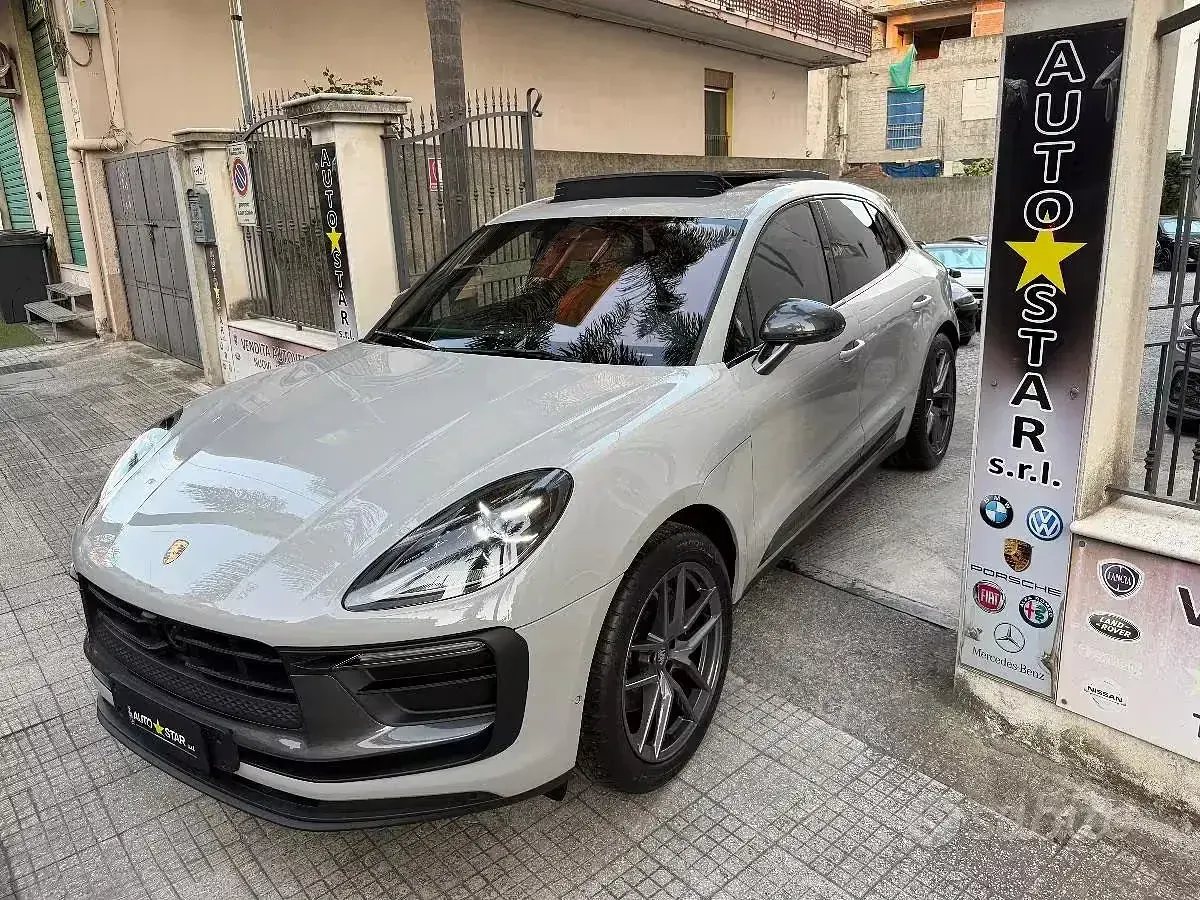 Usata Porsche Macan T 265 CV (194 kW) 2024 Grigio SUV