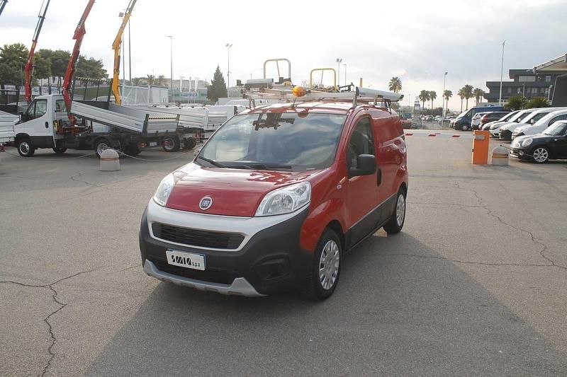Usata Fiat Fiorino 95 CV (69 kW) 2017 Rosso Monovolume