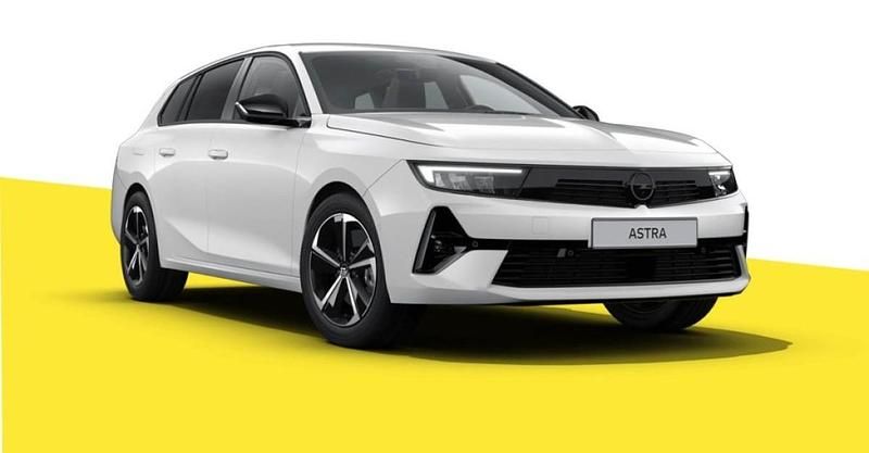 Usata Opel Astra 136 CV (100 kW) 2024 Arktis white Station wagon