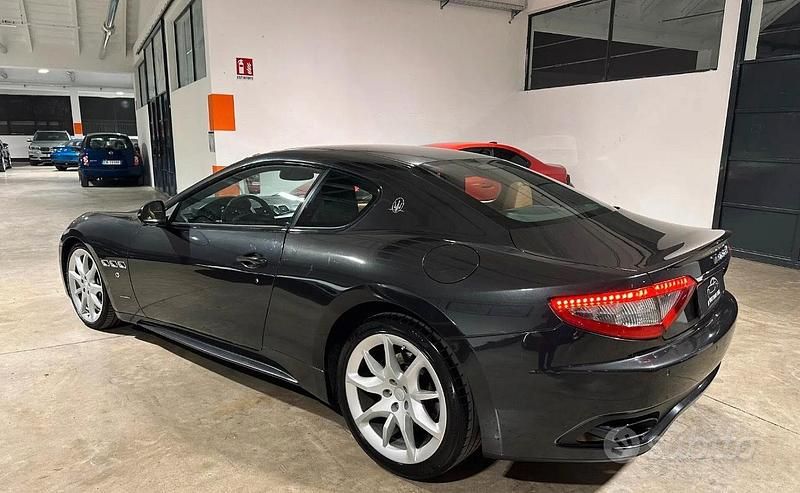 Usata Maserati Granturismo 460 CV (338 kW) 2013 Grigio Coupé