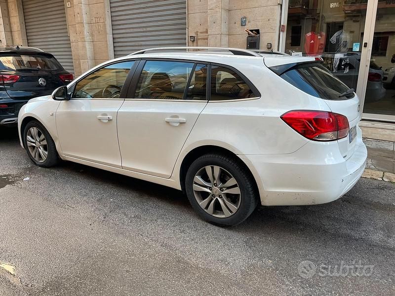 Usata Chevrolet Cruze 131 CV (96 kW) 2013 Bianco Station wagon