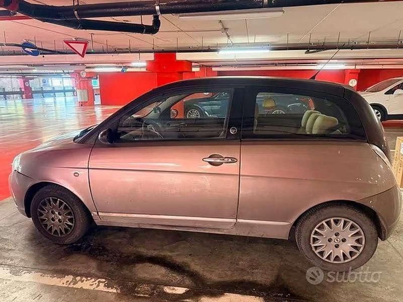 Usata Lancia Ypsilon 77 CV (56 kW) 2009 Beige Utilitaria