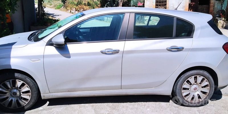 Usata Fiat Tipo 120 CV (88 kW) 2017 Grigio Berlina