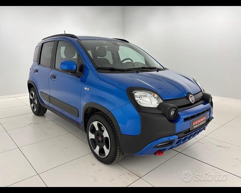 Blu Usata 2024 Fiat Panda Cross Cross Due volumi | 13.900 € (Buon prezzo) - Immagine 1/4