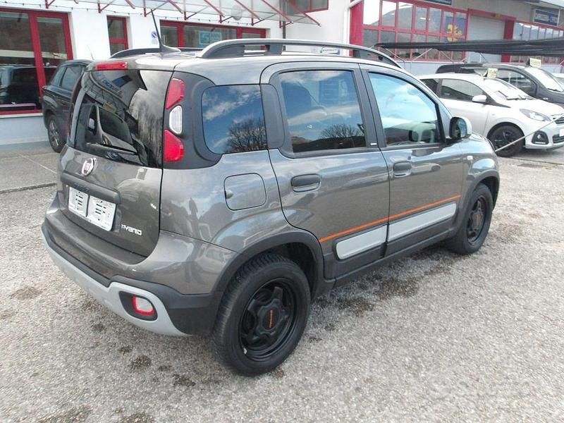 Usata Fiat Panda Cross Cross 69 CV (50 kW) 2023 Grigio scuro Utilitaria