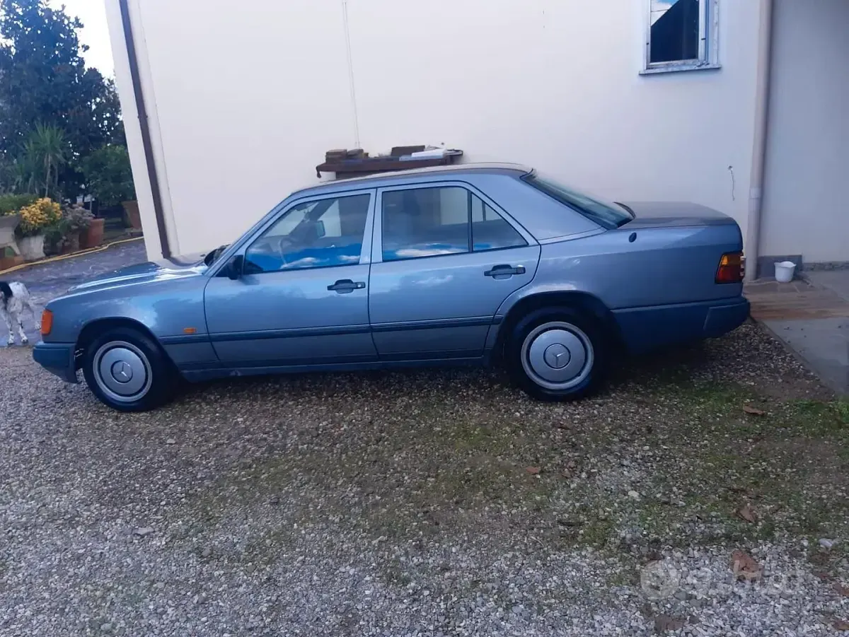 Usata Mercedes 200 1989 Grigio Berlina