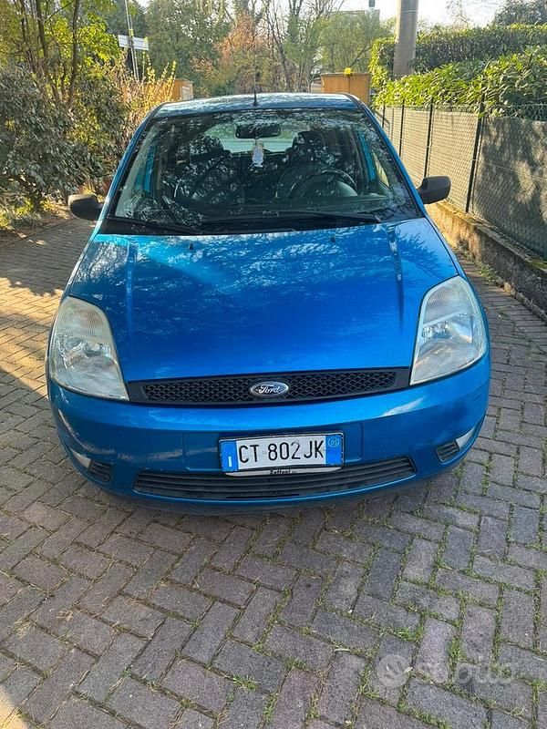 Usata Ford Fiesta 68 CV (50 kW) 2004 Utilitaria
