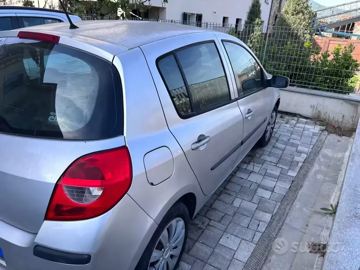 Usata Renault Clio II 75 CV (55 kW) 2008 Grigio Utilitaria