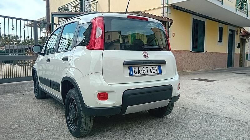 Usata Fiat Panda 4x4 S 86 CV (63 kW) 2020 Bianco Utilitaria