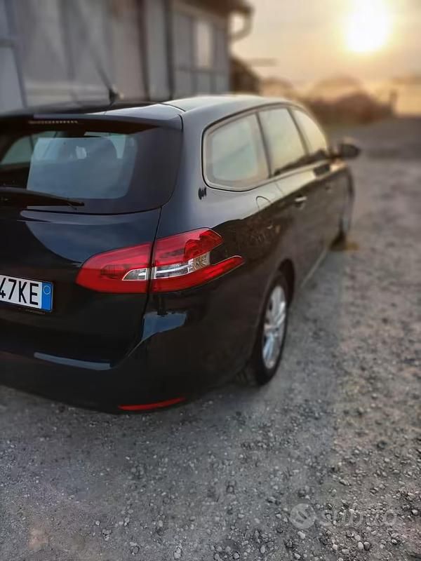 Usata Peugeot 308 SW 120 CV (88 kW) 2017 Blu Station wagon