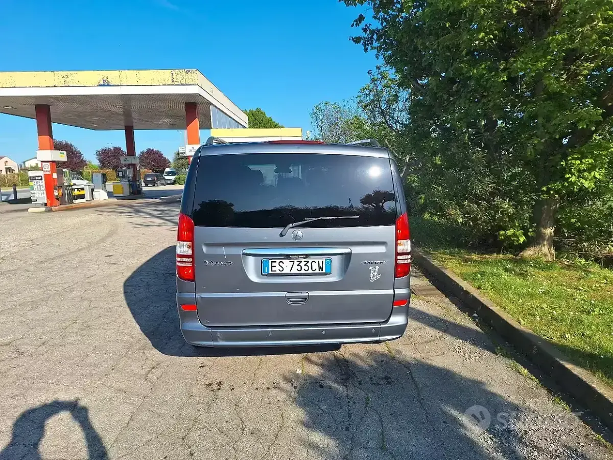 Begagnad Mercedes Viano 163 HK (119 kW) 2013 Minibuss