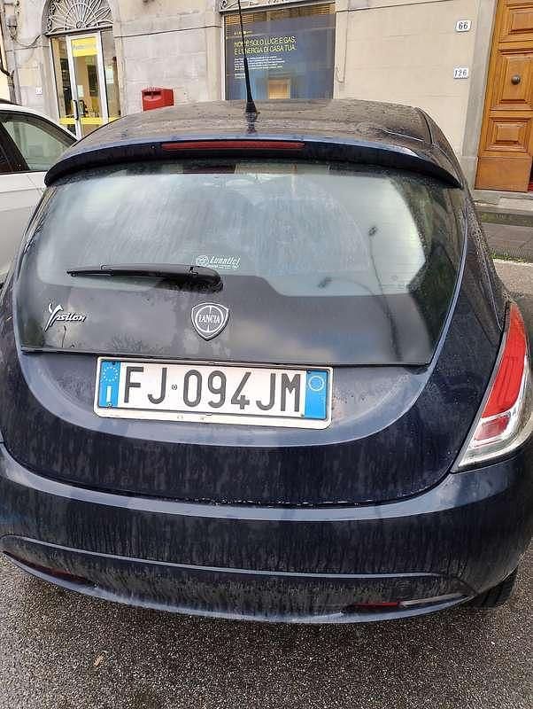 Usata Lancia Ypsilon 69 CV (50 kW) 2017 Blu/azzurro Utilitaria