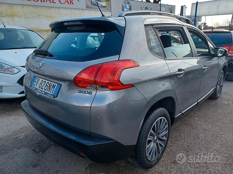 Usata Peugeot 2008 Active 68 CV (50 kW) 2014 Grigio SUV