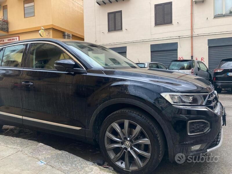 Usata VW T-Roc 116 CV (85 kW) 2019 Nero SUV