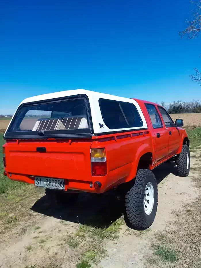Usata Toyota HiLux 1990 Rosso Pick-up