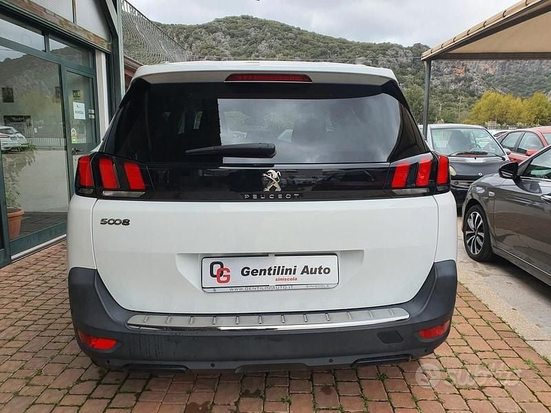 Usata Peugeot 5008 Allure 131 CV (96 kW) 2019 Bianco SUV