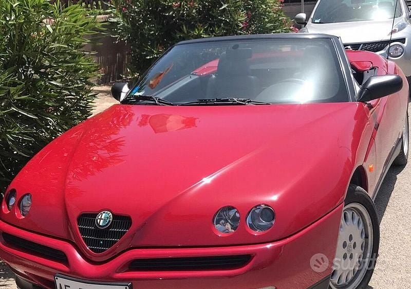 Rosso Usata 1996 Alfa Romeo Spider Cabrio | 11.000 € (Buon prezzo) - Immagine 1/1
