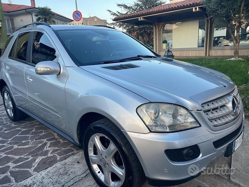 Usata Mercedes ML320 Chrome 224 CV (164 kW) 2008 Grigio SUV