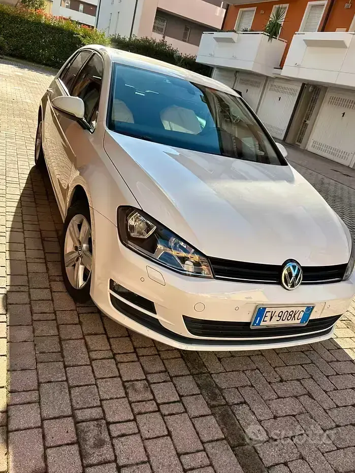 Usata VW Golf VII 105 CV (77 kW) 2014 Bianco Berlina