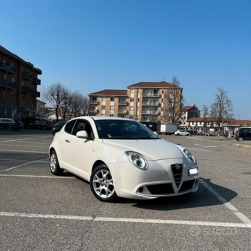 Usata Alfa Romeo MiTo Distinctive 105 CV (77 kW) 2010 Bianco Utilitaria