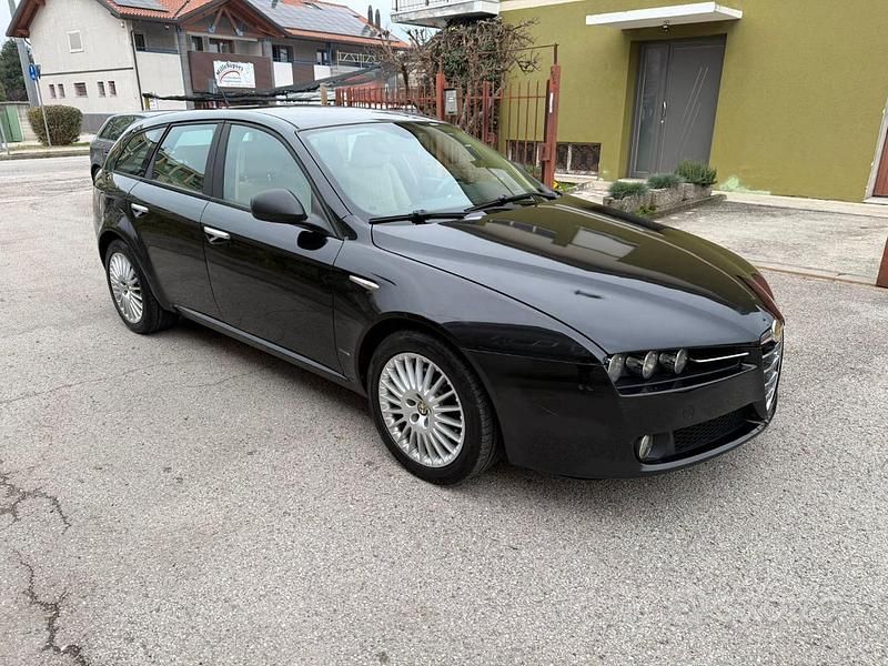 Usata Alfa Romeo 159 Distinctive 149 CV (109 kW) 2008 Grigio Station wagon