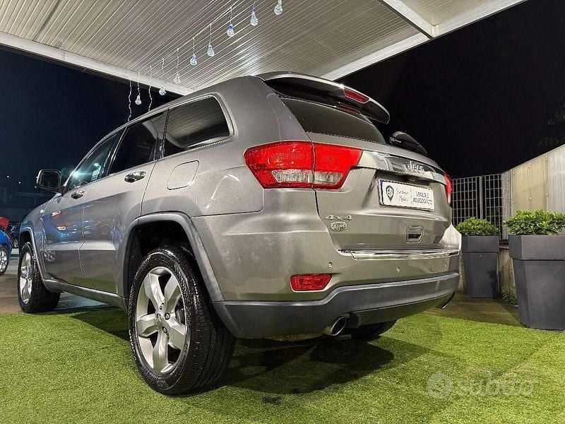 Usata Jeep Grand Cherokee Overland 241 CV (177 kW) 2011 Grigio SUV
