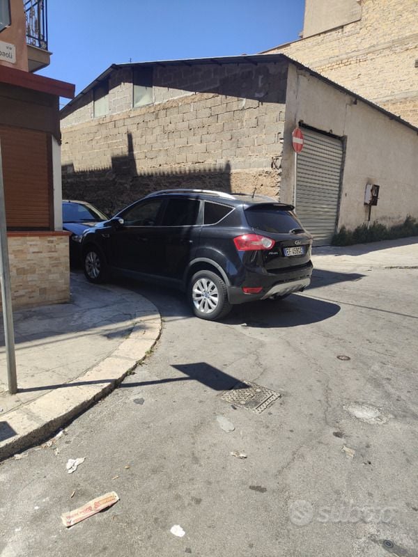 Usata Ford Kuga 163 CV (119 kW) 2010 Nero SUV