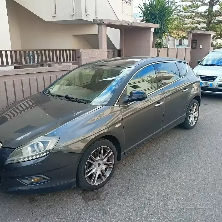 Usata Lancia Delta 90 CV (66 kW) 2009 Grigio Utilitaria