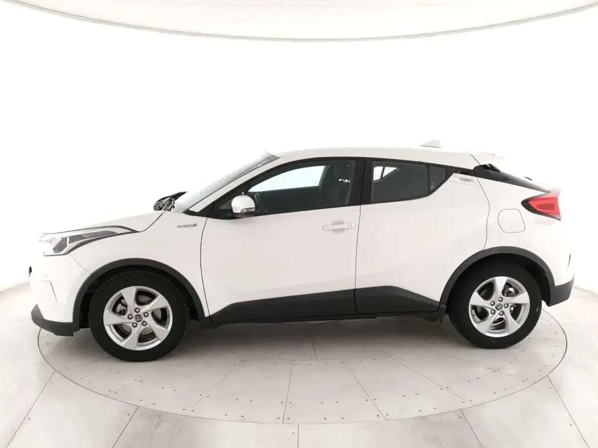 Usata Toyota C-HR Active 98 CV (72 kW) 2018 Bianco SUV