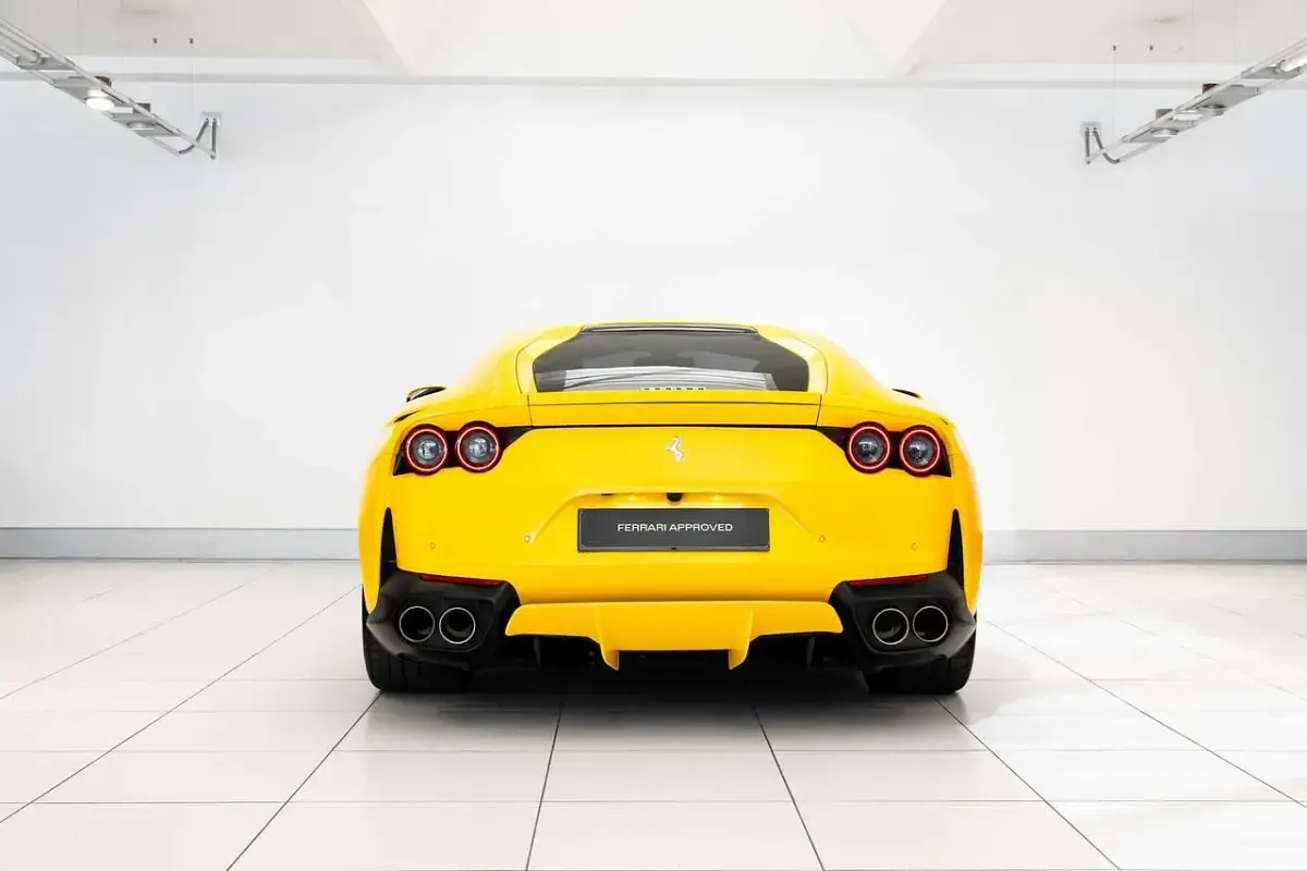 Usata Ferrari 812 795 CV (584 kW) 2017 Giallo Coupé
