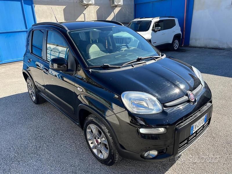 Nero Usata 2014 Fiat Panda Trekking Due volumi | 7800 € (Cara) - Immagine 1/4