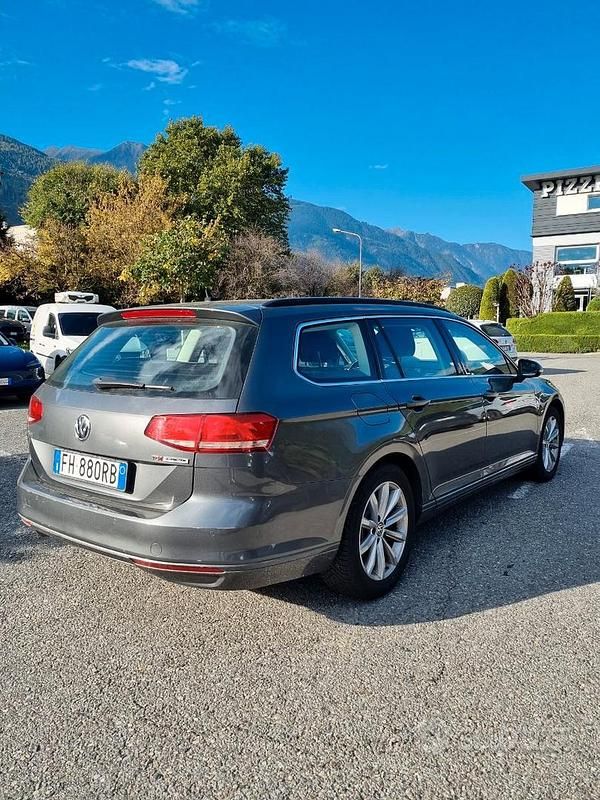 Usata VW Passat Comfortline 120 CV (88 kW) 2017 Grigio Station wagon