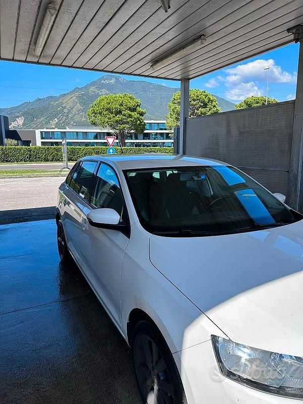 Usata Skoda Rapid 122 CV (89 kW) 2018 Bianco Berlina