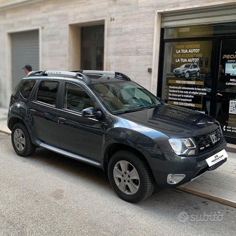 Grigio Usata 2017 Dacia Duster SUV | 7900 € (Buon prezzo) - Immagine 1/4