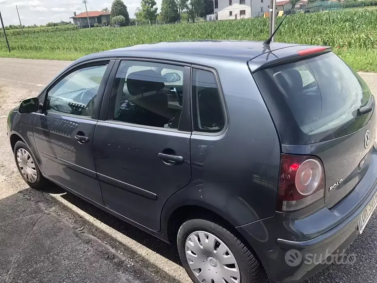 Usata VW Polo 64 CV (47 kW) 2007 Grigio Utilitaria
