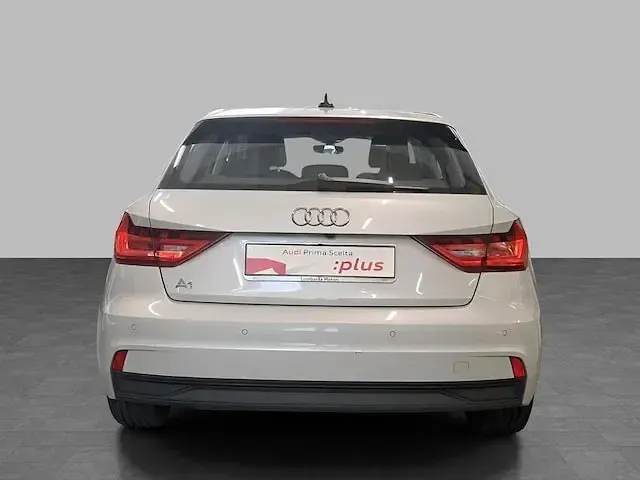 Usata Audi A1 Sportback Admired 95 CV (69 kW) 2023 Argento cavo metallizzato Utilitaria