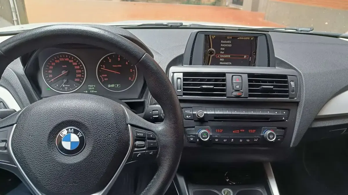 Usado BMW 116 116 HP (85 kW) 2014 Branco Citadino