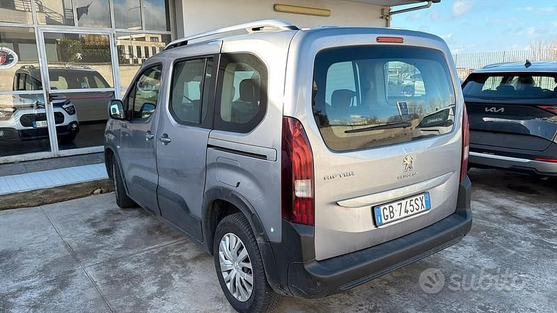 Usata Peugeot Rifter 2020 Grigio Monovolume