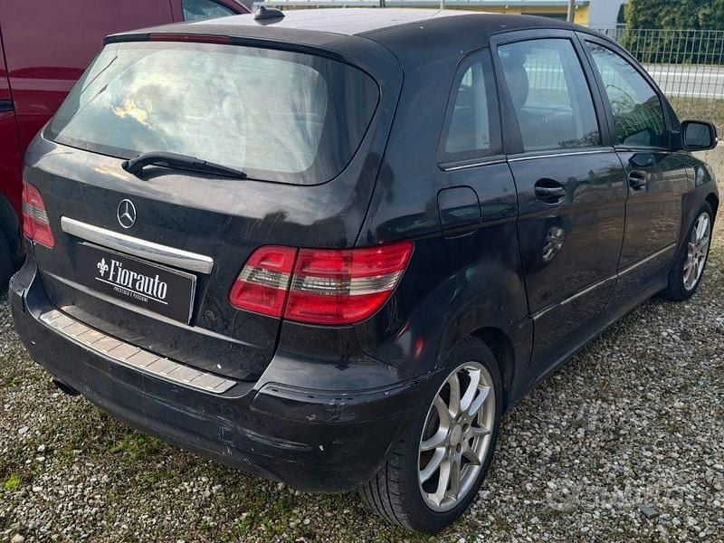 Usata Mercedes B180 2009 Nero Monovolume