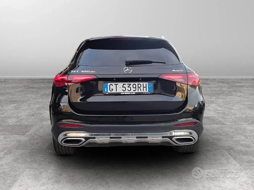 Usata Mercedes GLC300e Advanced 333 CV (244 kW) 2024 Nero SUV