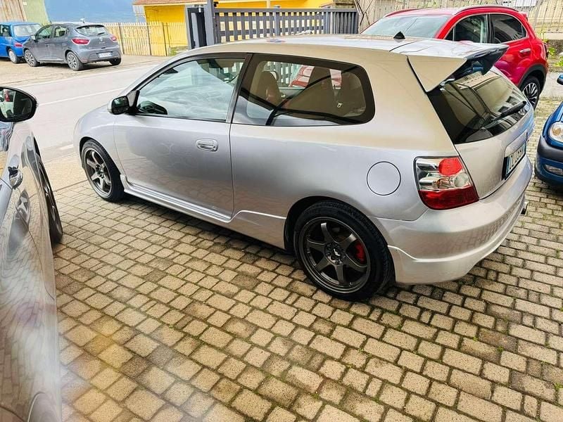 Usata Honda Civic Type R 200 CV (147 kW) 2004 Argento Berlina