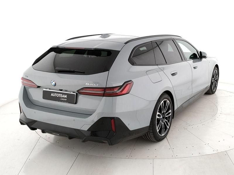 Usata BMW 520 M Sport 197 CV (144 kW) 2025 Grigio metall. Station wagon