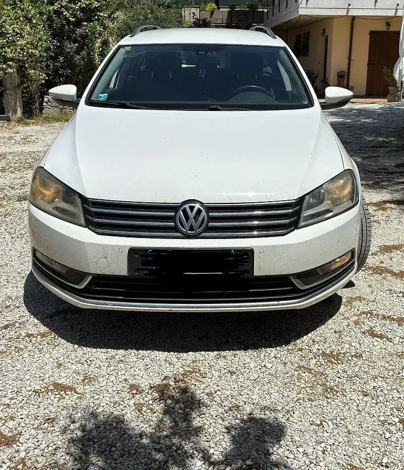 Usata VW Passat 110 CV (80 kW) 2011 Bianco Station wagon