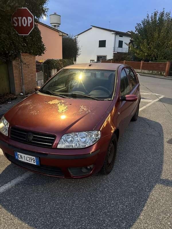 Usata Fiat Punto Active 69 CV (50 kW) 2004 Berlina